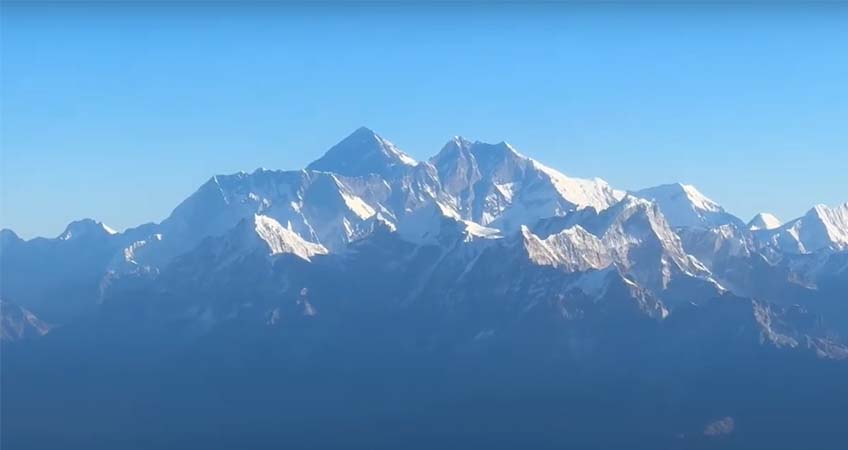 everest-mountain-flight-from-kathmandu